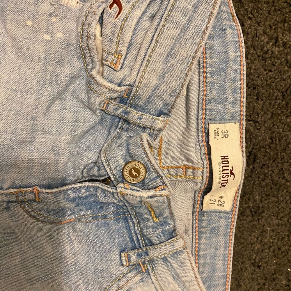 2 pairs hollister skinny jeans W26